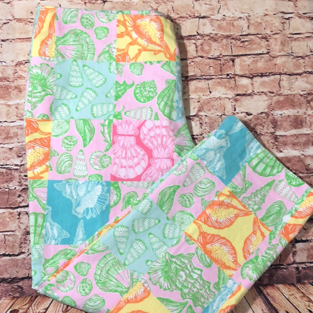 Lilly Pulitzer Resort Fit Capri length pants 16
